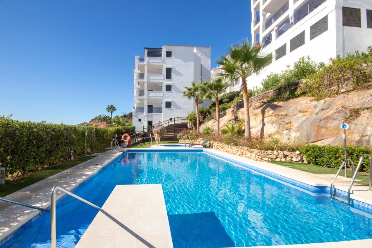 Luxury 2 Bedrooms With Seaview Blue 4104 Manilva